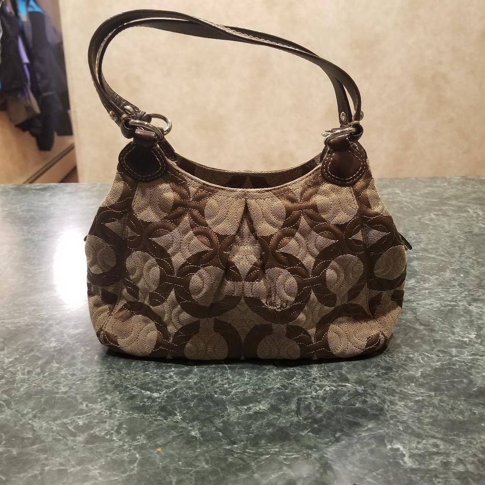 Authentic Coach Gramercy Op Art Signature Sufflette Shoulder Bag – Brown